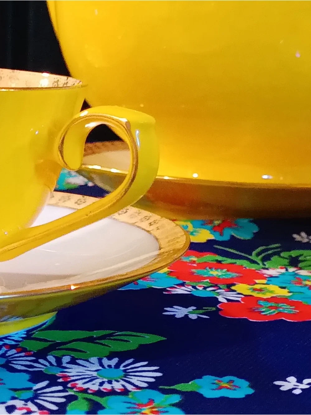 Rare Teavana Noble Poppy Yellow Bone China Tea Set 9 Pc 14k Gold